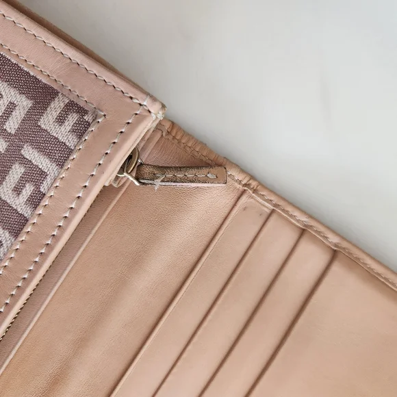 Fendi Long wallet. Gorgeous tan and cappuccino colors. - Picture 12 of 16